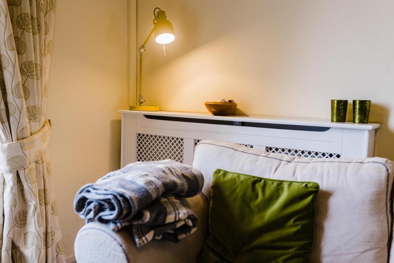 May Tree Cottage Manorbier 5 Mins From The Beach Sleeps 4 エクステリア 写真