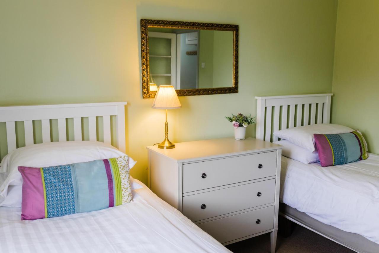 May Tree Cottage Manorbier 5 Mins From The Beach Sleeps 4 エクステリア 写真