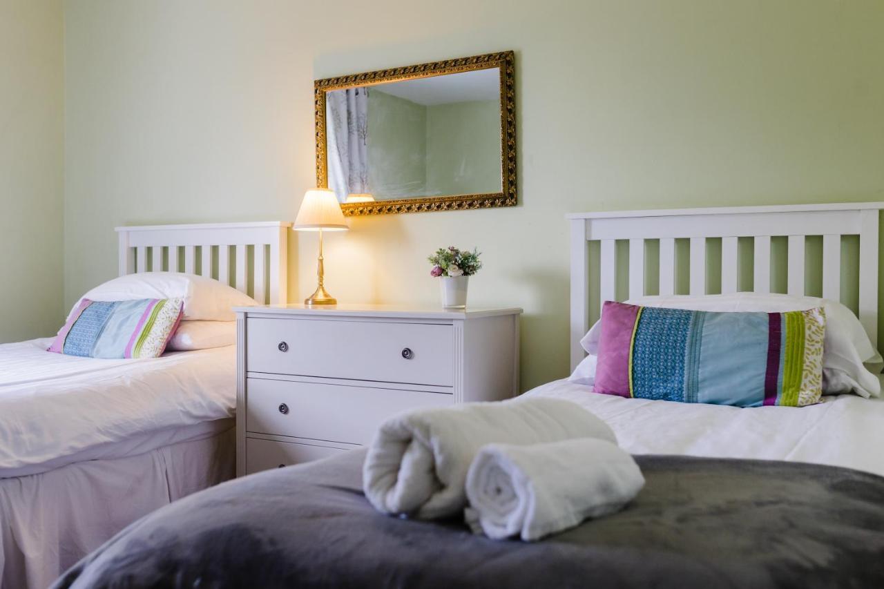 May Tree Cottage Manorbier 5 Mins From The Beach Sleeps 4 エクステリア 写真