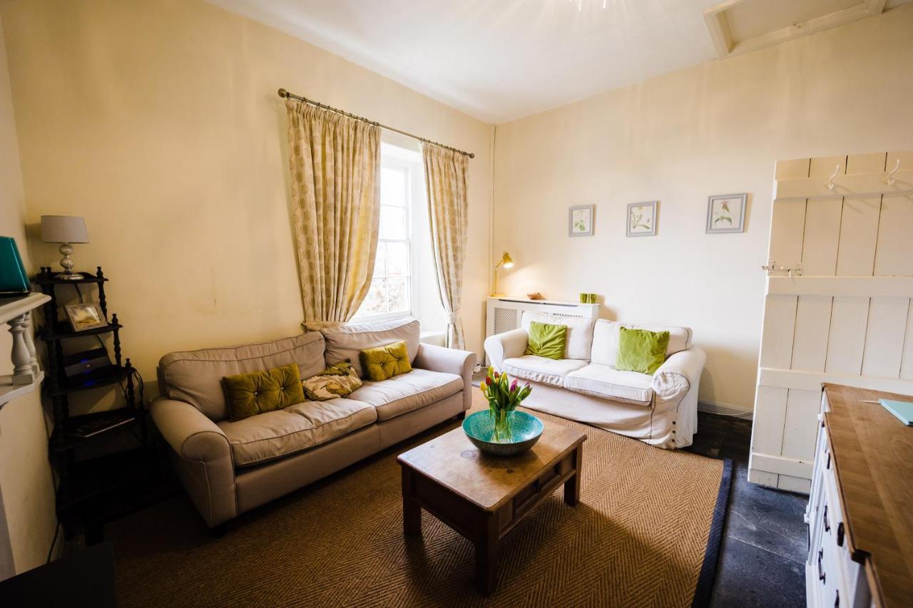 May Tree Cottage Manorbier 5 Mins From The Beach Sleeps 4 エクステリア 写真