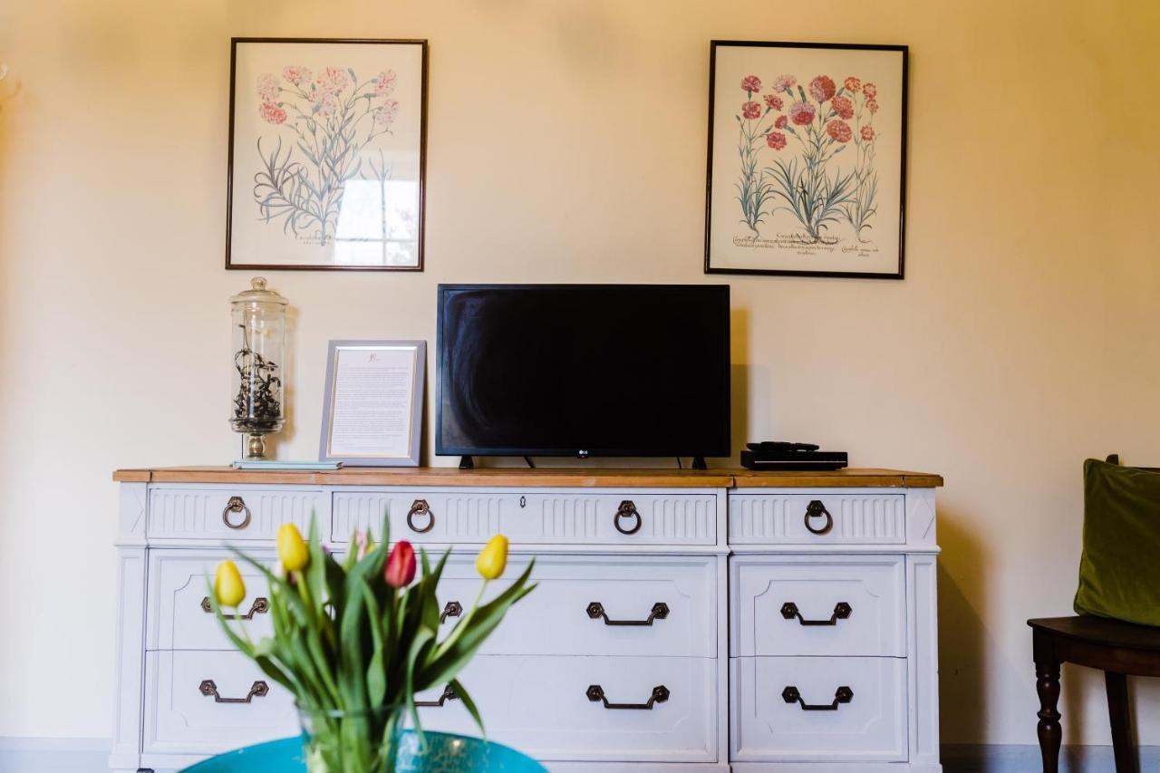 May Tree Cottage Manorbier 5 Mins From The Beach Sleeps 4 エクステリア 写真