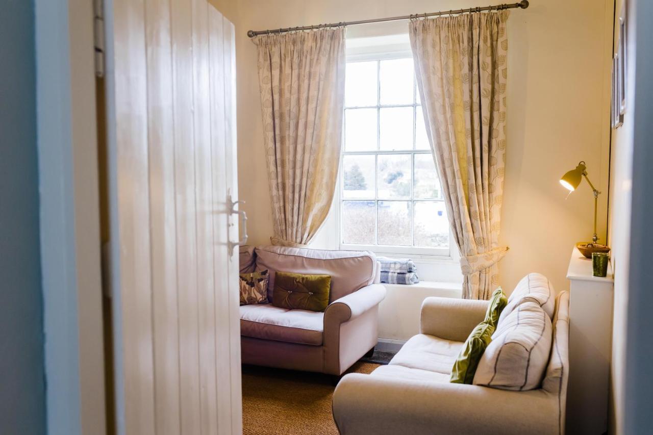 May Tree Cottage Manorbier 5 Mins From The Beach Sleeps 4 エクステリア 写真
