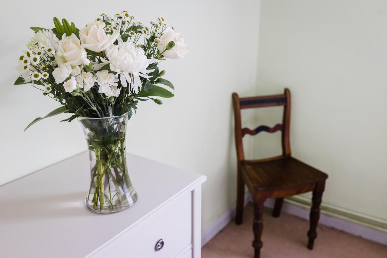 May Tree Cottage Manorbier 5 Mins From The Beach Sleeps 4 エクステリア 写真