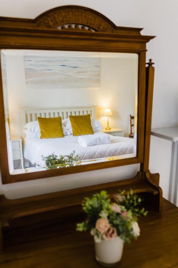 May Tree Cottage Manorbier 5 Mins From The Beach Sleeps 4 エクステリア 写真