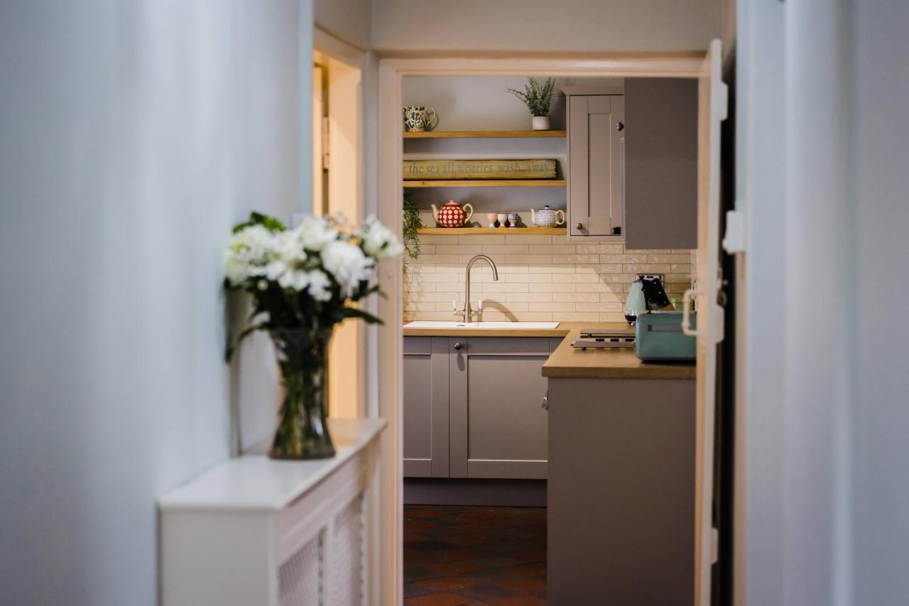 May Tree Cottage Manorbier 5 Mins From The Beach Sleeps 4 エクステリア 写真