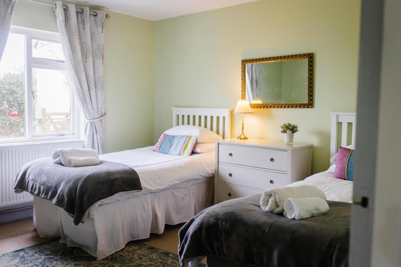 May Tree Cottage Manorbier 5 Mins From The Beach Sleeps 4 エクステリア 写真