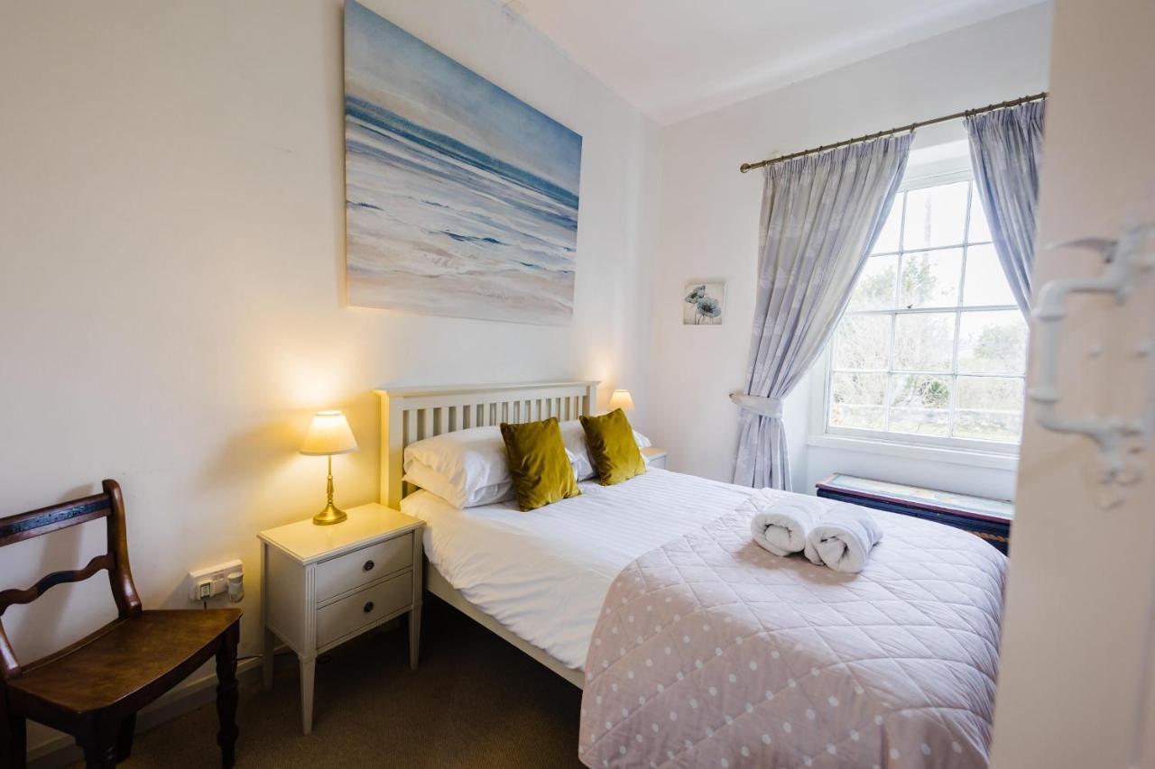 May Tree Cottage Manorbier 5 Mins From The Beach Sleeps 4 エクステリア 写真