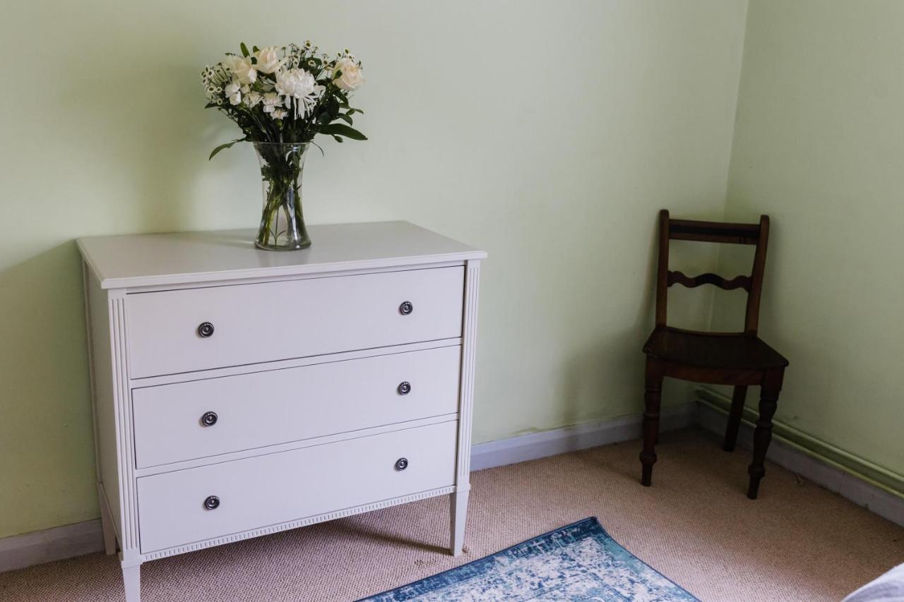 May Tree Cottage Manorbier 5 Mins From The Beach Sleeps 4 エクステリア 写真