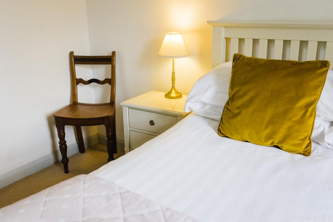 May Tree Cottage Manorbier 5 Mins From The Beach Sleeps 4 エクステリア 写真