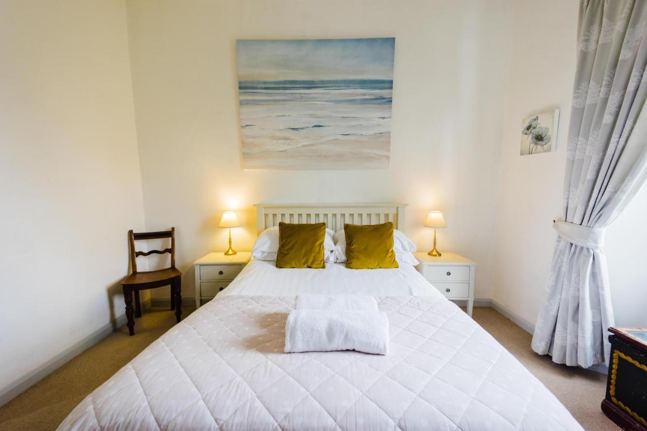 May Tree Cottage Manorbier 5 Mins From The Beach Sleeps 4 エクステリア 写真